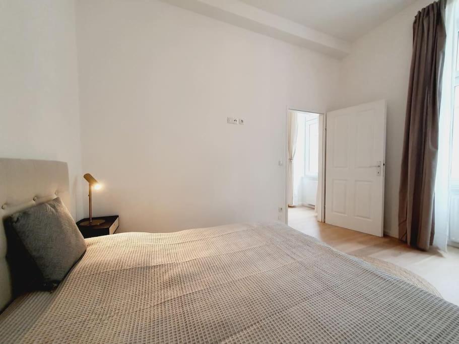 Savoir Vivre Apartments Rosinagasse Виена Екстериор снимка