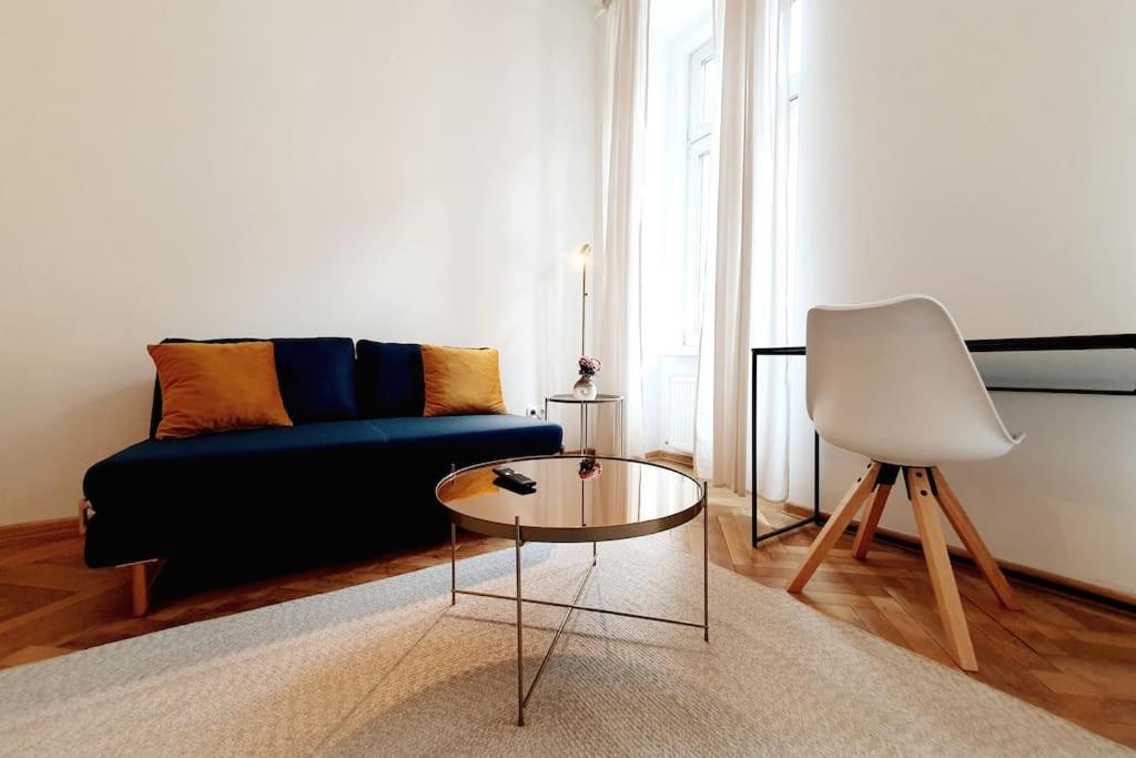 Savoir Vivre Apartments Rosinagasse Виена Стая снимка